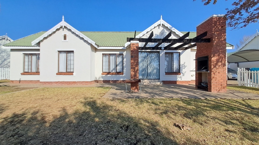 3 Bedroom Property for Sale in Hillside Free State
